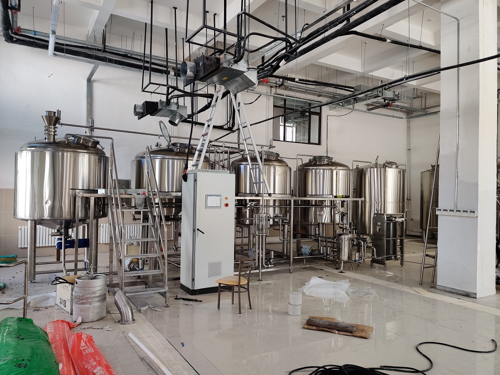 2000L精釀<a href=http://www.hldcar.cn/ target=_blank class=infotextkey>啤酒設備</a>