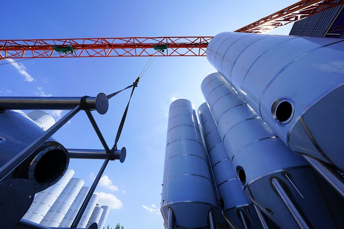 天泰<a href=http://www.hldcar.cn/ target=_blank class=infotextkey>啤酒設(shè)備</a>室外發(fā)酵罐